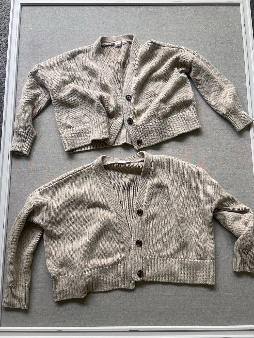 GAP Cropped V-Neck Button Cardigan in Light Taupe